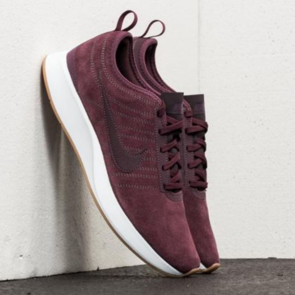 Nike Dual Tone Racer SE Bordeaux/White Wmn's 7.5